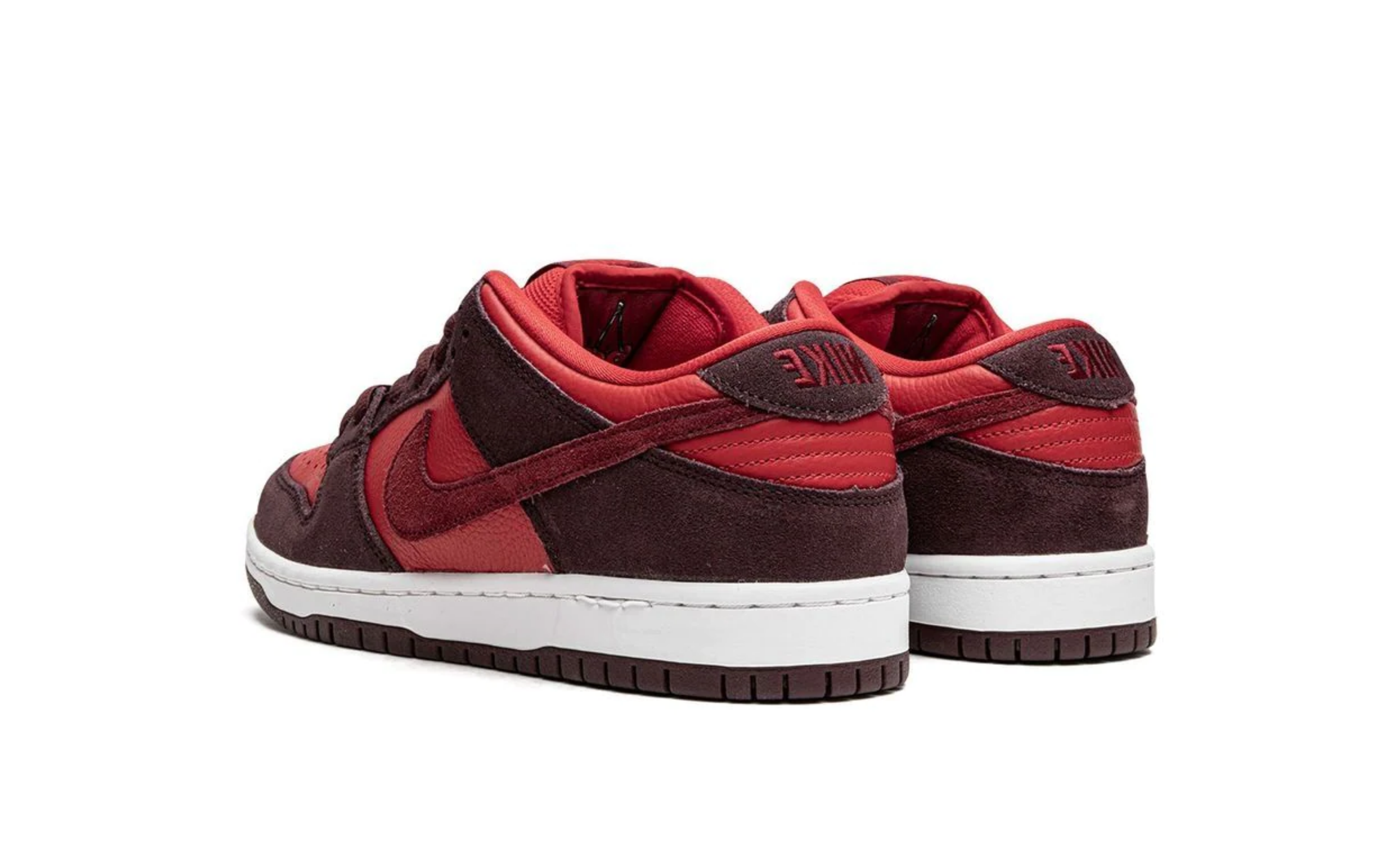 Nike SB Dunk Low Cherry