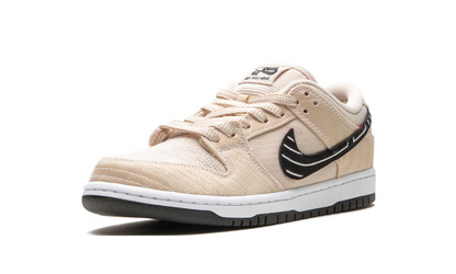 Nike SB Dunk Low x Albino & Preto Fossil