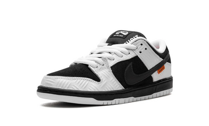 Nike SB Dunk Low Tightbooth