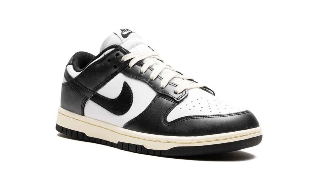 Nike Dunk Low Vintage Panda