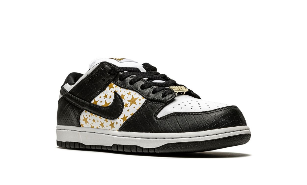 Nike SB Dunk Low Supreme Stars Black