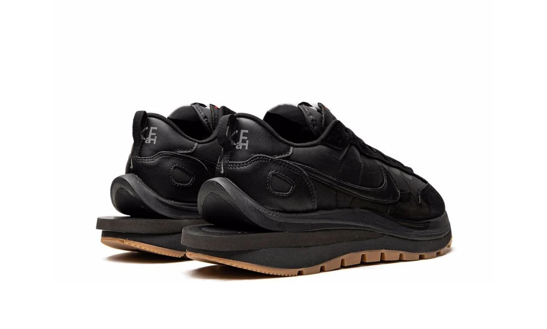 Nike Vaporwaffle Sacai Black Gum